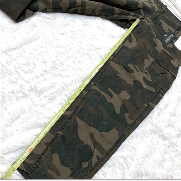 *SOLD* BlankNYC camo cargo cropped green 26 small - Picture 11 of 11